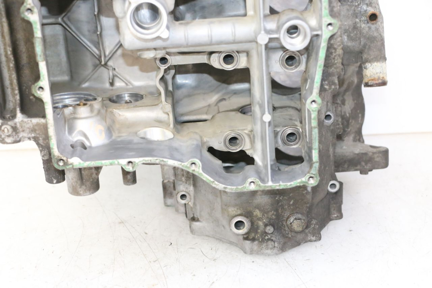 photo de CARTER BAS MOTEUR HONDA CBR RR FIREBLADE 900 (1992 - 1994) - Aperçu profil