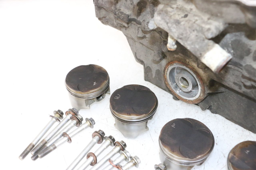 photo de CARTER BAS MOTEUR HONDA CBR RR FIREBLADE 900 (1992 - 1994) - Zoom état d’usage