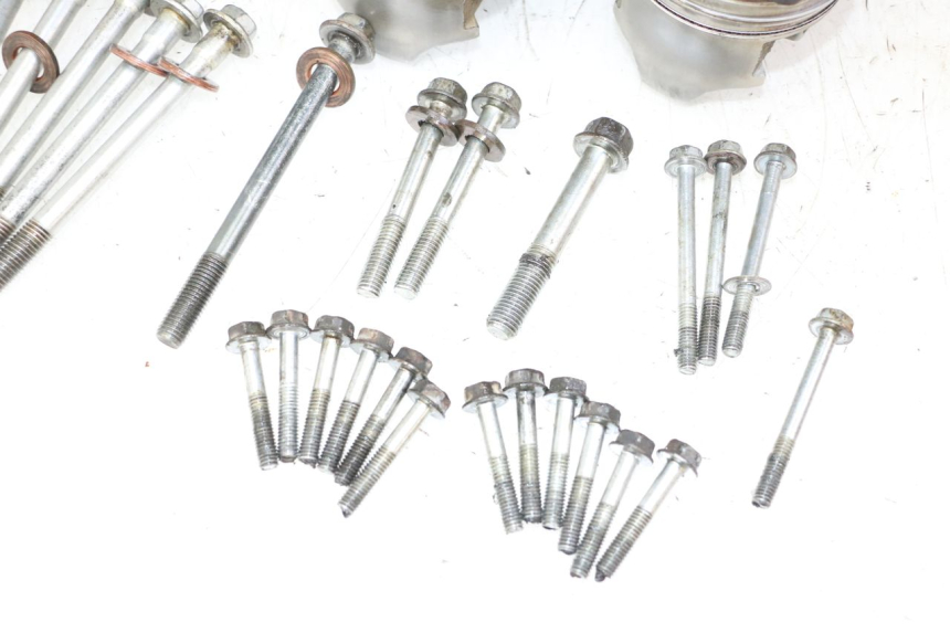 photo de CARTER BAS MOTEUR HONDA CBR RR FIREBLADE 900 (1992 - 1994) - Gros plan technique