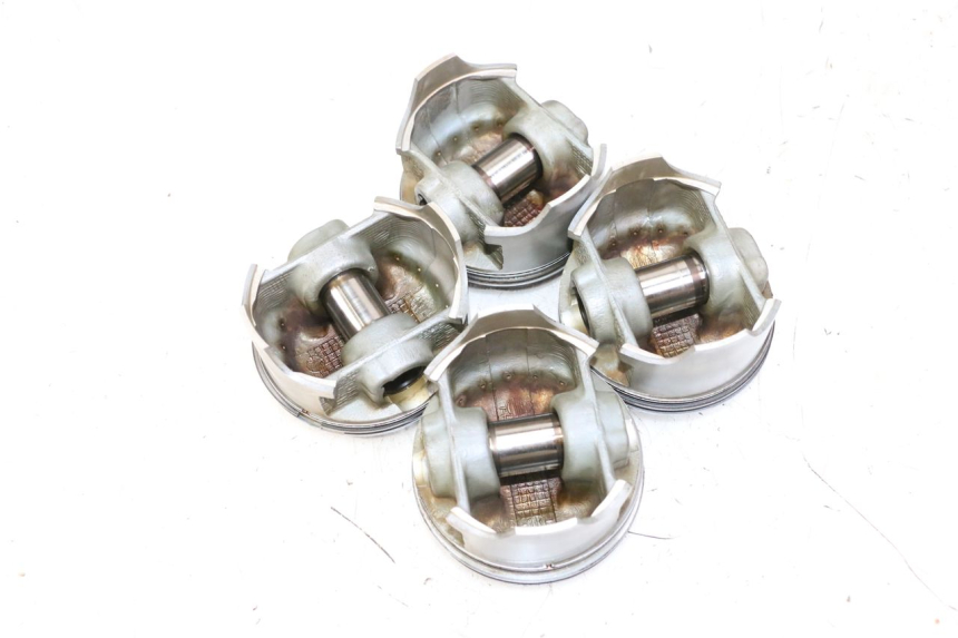 photo de CARTER BAS MOTEUR HONDA CBR RR FIREBLADE 900 (1992 - 1994) - Points de fixation