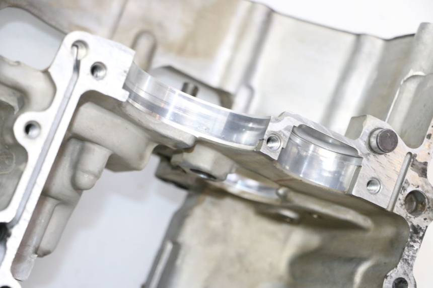 photo de CARTER BAS MOTEUR HONDA CBR RR FIREBLADE 900 (1992 - 1994) - Zoom composants