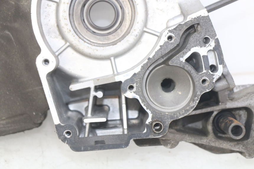 photo de CARTER BAS MOTEUR PEUGEOT CITYSTAR 125 (2011 - 2017) - Angle alternatif