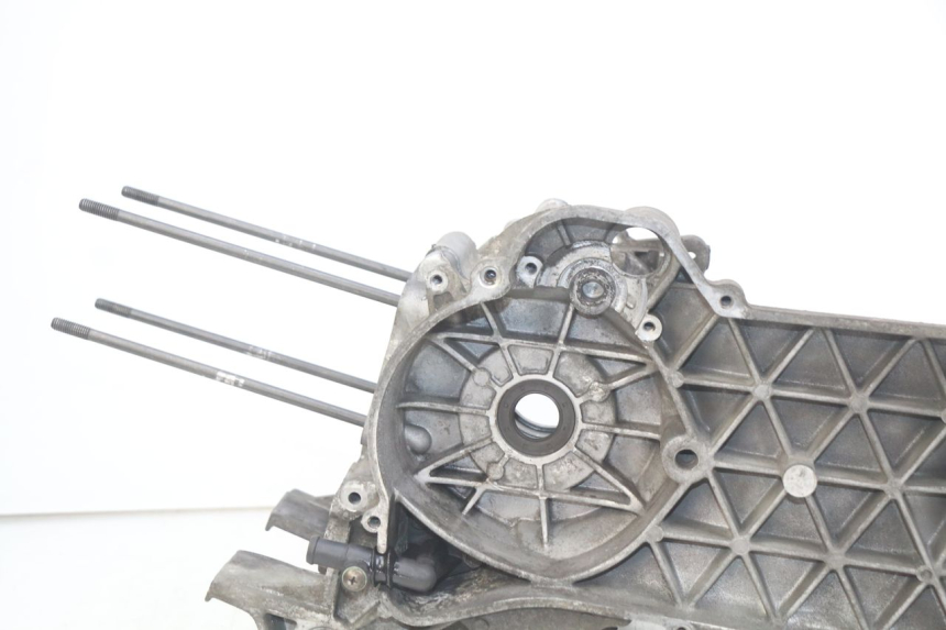 photo de CARTER BAS MOTEUR PEUGEOT CITYSTAR 125 (2011 - 2017) - État de surface