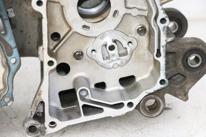 photo de CARTER BAS MOTEUR SYM CROX 4T 50 (2016 - 2023) - Aperçu profil