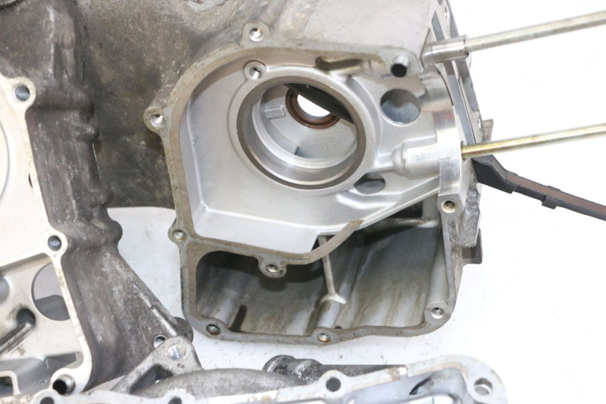 photo de CARTER BAS MOTEUR DAELIM BESBI 125 (2007 - 2008) - Vue rapprochée