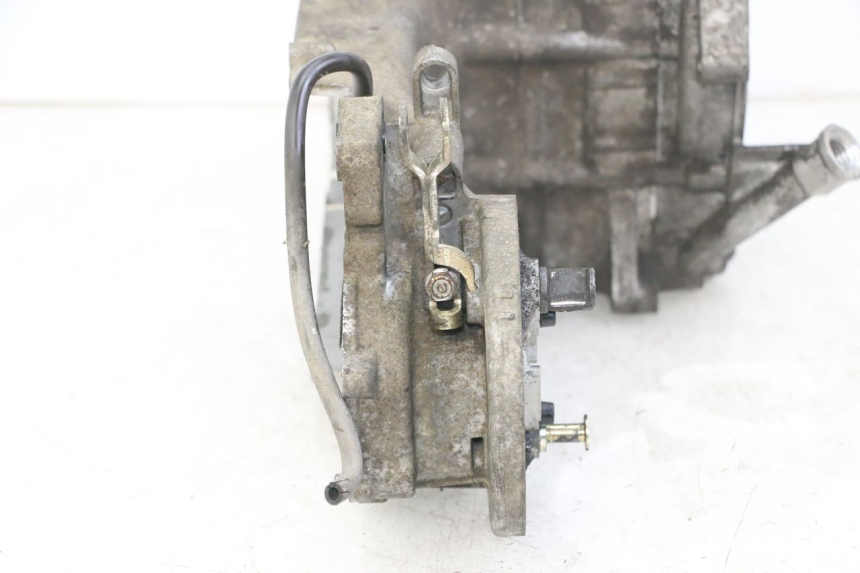 photo de CARTER BAS MOTEUR DAELIM BESBI 125 (2007 - 2008) - Gros plan technique