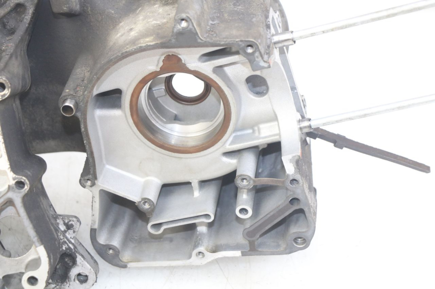 photo de CARTER BAS MOTEUR KYMCO DINK STREET 125 (2009 - 2014) - Vue rapprochée