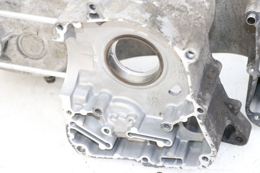 photo de CARTER BAS MOTEUR KYMCO DINK STREET 125 (2009 - 2014) - Détails caractéristiques