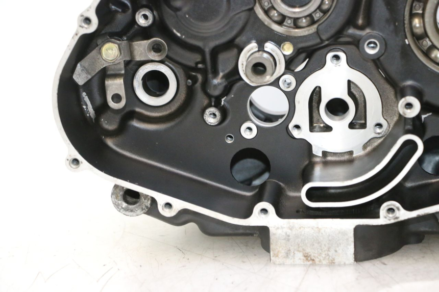 photo de CARTER BAS MOTEUR SUZUKI DR S 600 (1985 - 1989) - Points de fixation