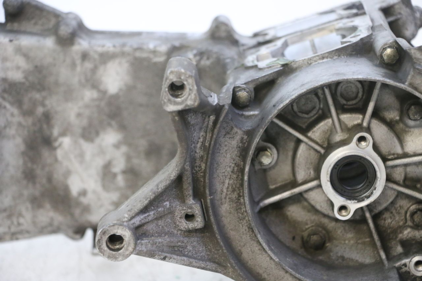 photo de CARTER BAS MOTEUR PEUGEOT ELYSTAR 50 (2002 - 2014) - Zoom composants