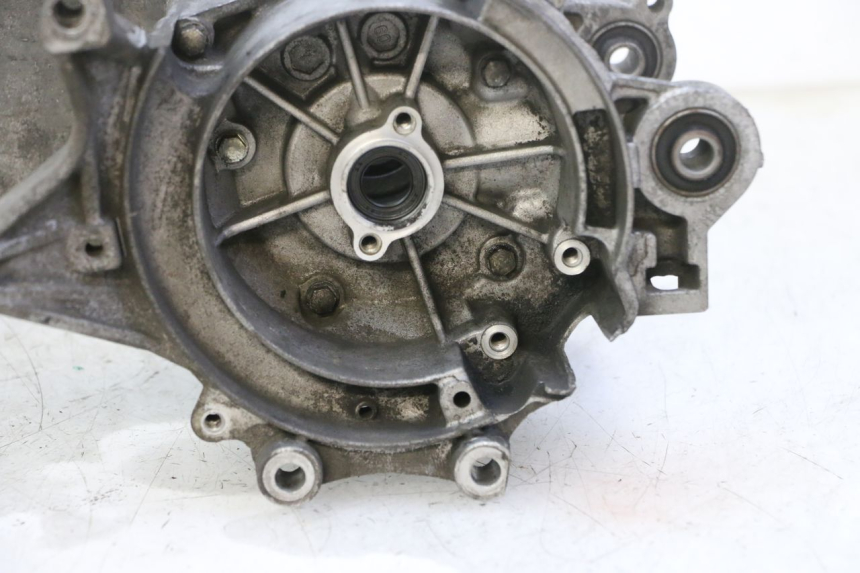 photo de CARTER BAS MOTEUR PEUGEOT ELYSTAR 50 (2002 - 2014) - Vue rapprochée