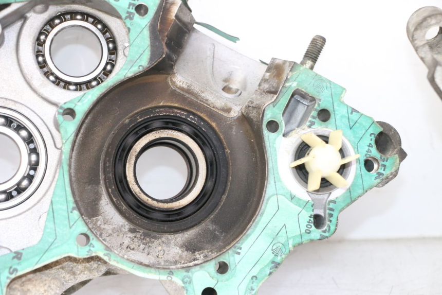 photo de CARTER BAS MOTEUR APRILIA ETX 125 (1998 - 2002) - Angle alternatif