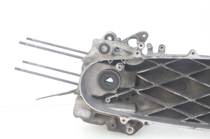 photo de CARTER BAS MOTEUR HONDA FES PANTHEON 125 (2003 - 2007) - Points de fixation