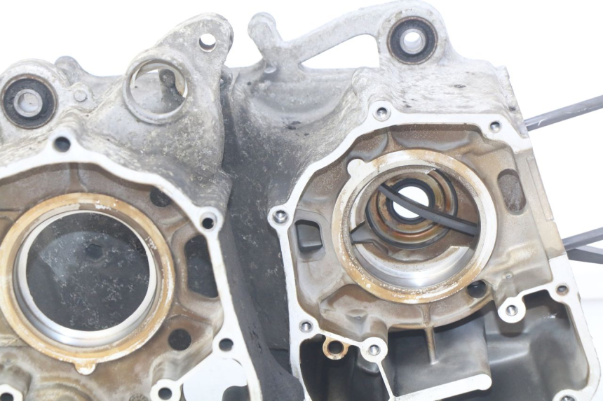 photo de CARTER BAS MOTEUR HONDA FES S-WING SWING ABS 125 (2007 - 2015) - Détails caractéristiques