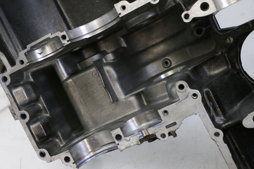 photo de CARTER BAS MOTEUR YAMAHA FJ 36Y 1100 (1984 - 1985) - Points de fixation