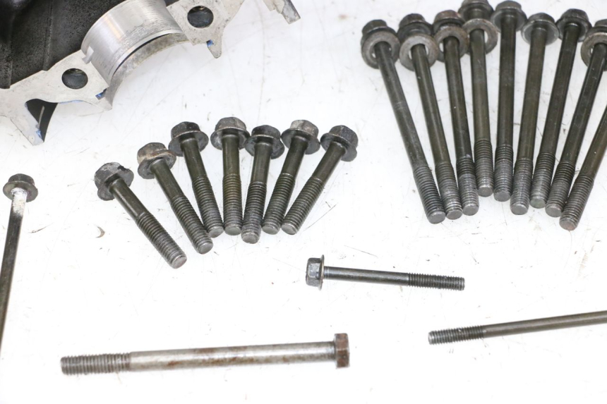 photo de CARTER BAS MOTEUR YAMAHA FJ 36Y 1100 (1984 - 1985) - Zoom composants