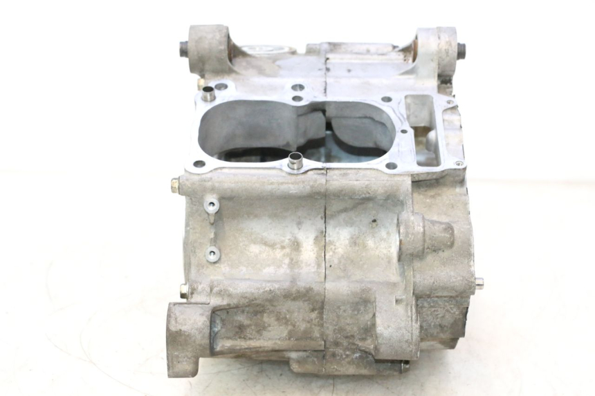 photo de CARTER BAS MOTEUR HONDA FJS SILVER WING SILVERWING 400 (2005 - 2008) - Gros plan technique