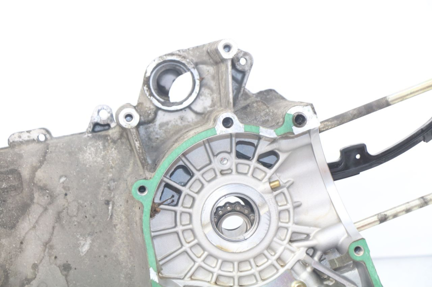 photo de CARTER BAS MOTEUR PIAGGIO FLY 125 (2005 - 2012) - État de surface