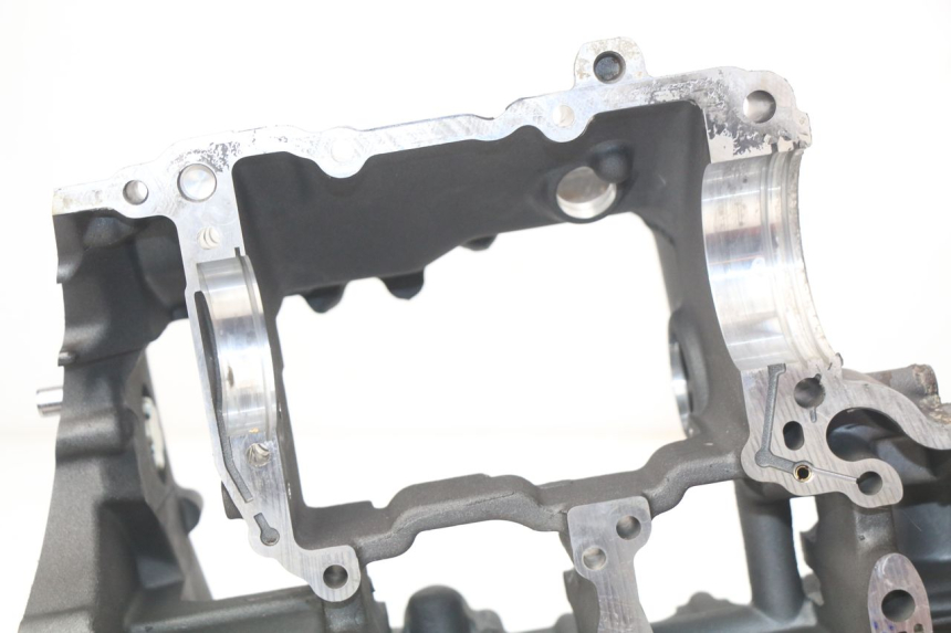 photo de CARTER BAS MOTEUR YAMAHA FZ8 800 (2010 - 2016) - Inspection visuelle