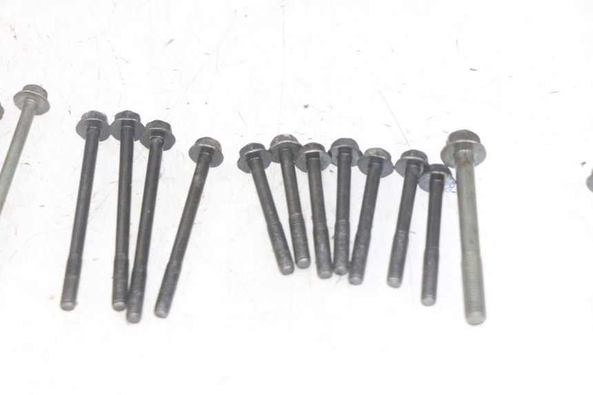 photo de CARTER BAS MOTEUR YAMAHA FZS FAZER 600 (1998 - 2001) - Vue d’ensemble