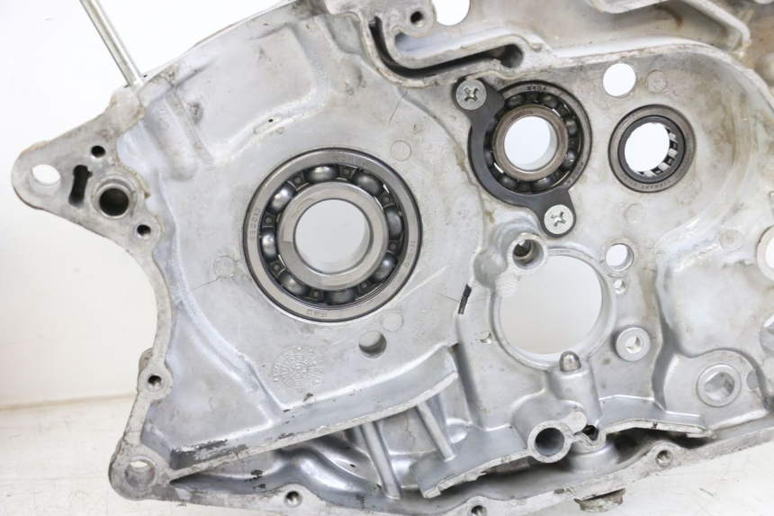 photo de CARTER BAS MOTEUR HYOSUNG GF 125 (2001 - 2005) - Vue rapprochée