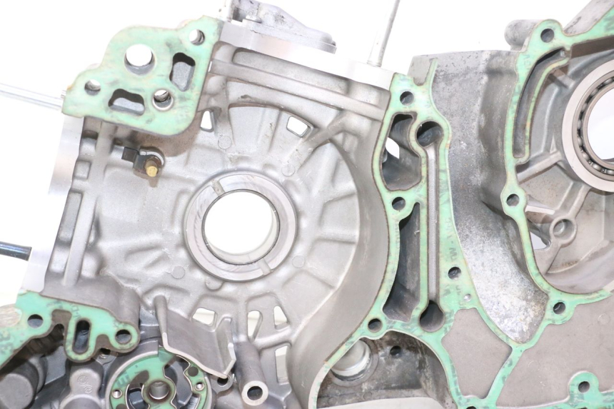 photo de CARTER BAS MOTEUR GILERA GP 800 (2007 - 2013) - Autre angle de vue