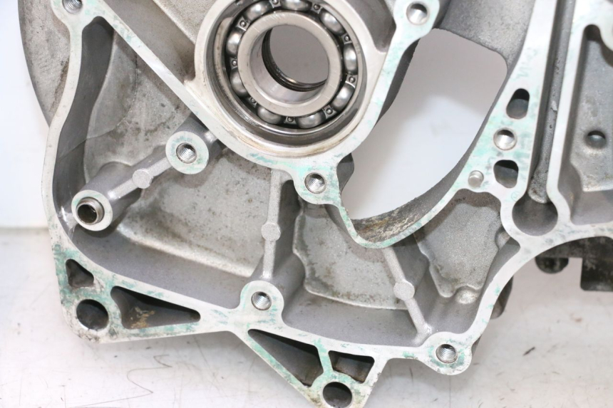 photo de CARTER BAS MOTEUR GILERA GP 800 (2007 - 2013) - Points de fixation
