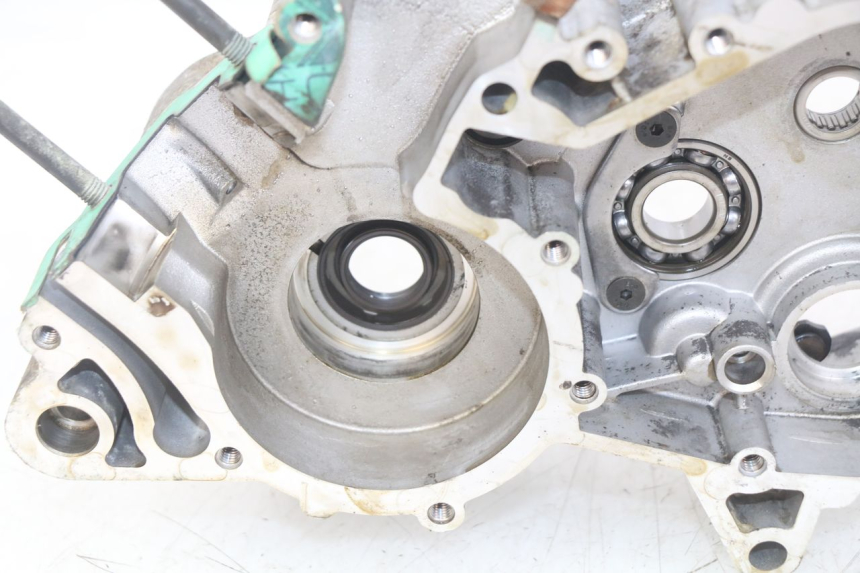 photo de CARTER BAS MOTEUR DERBI GPR 50 (2004 - 2009) - Angle alternatif