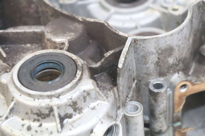 photo de CARTER BAS MOTEUR DERBI GPR 50 (2004 - 2009) - Points de fixation