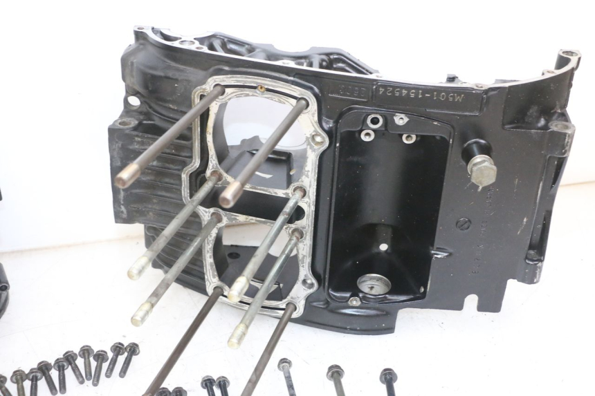 photo de CARTER BAS MOTEUR SUZUKI GS GSE 500 (2001 - 2003) - Détails caractéristiques