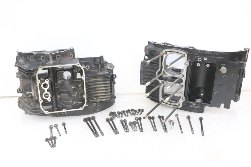 photo de CARTER BAS MOTEUR SUZUKI GS GSE 500 (2001 - 2003) - Vue rapprochée