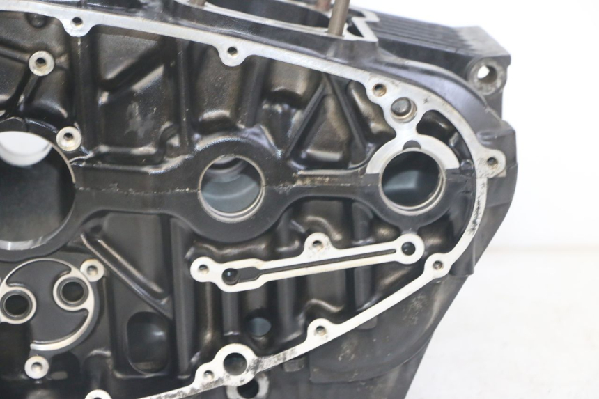 photo de CARTER BAS MOTEUR SUZUKI GS GSE 500 (2001 - 2003) - État de surface