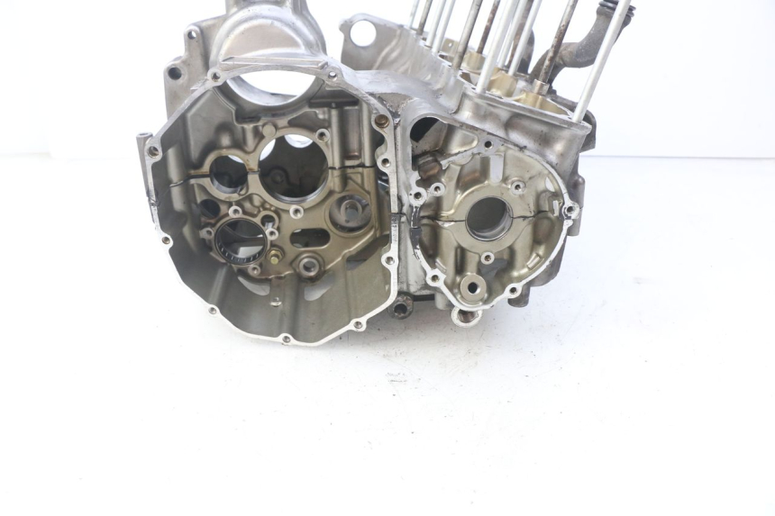 photo de CARTER BAS MOTEUR SUZUKI GSF S BANDIT 600 (2000 - 2004) - Vue rapprochée