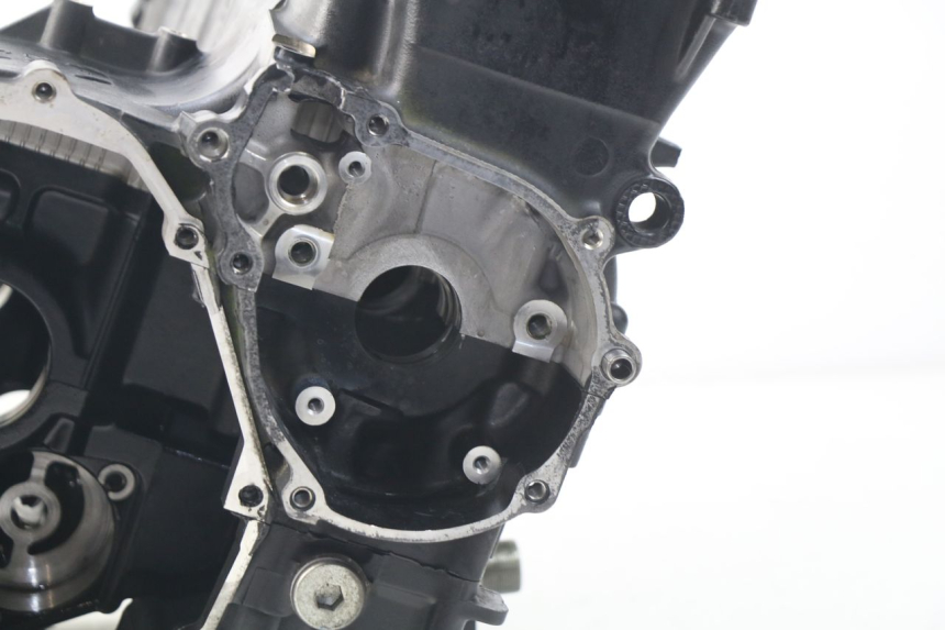 photo de CARTER BAS MOTEUR SUZUKI GSR 600 (2005 - 2012) - Zoom composants