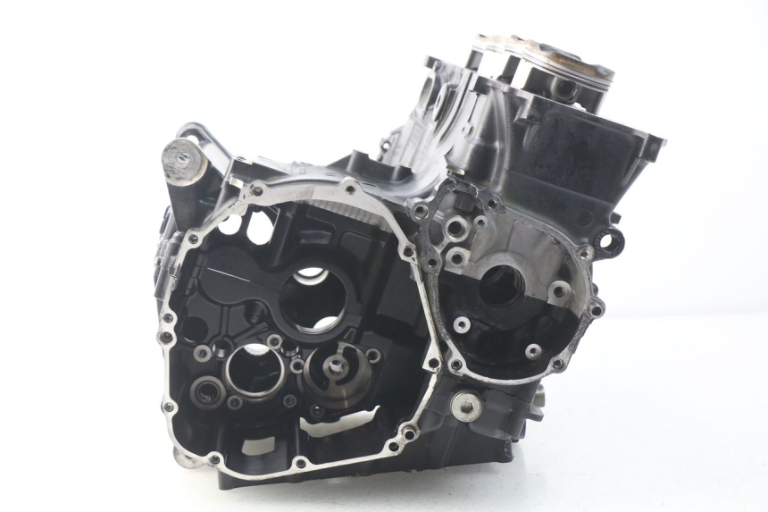 photo de CARTER BAS MOTEUR SUZUKI GSR 600 (2005 - 2012) - Vue rapprochée