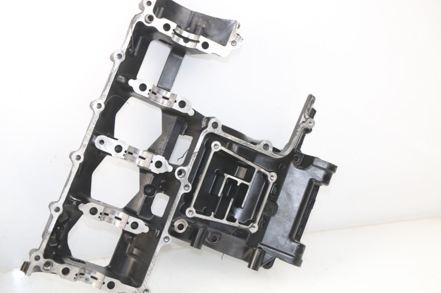 photo de CARTER BAS MOTEUR SUZUKI GSR 600 (2005 - 2012) - Inspection visuelle