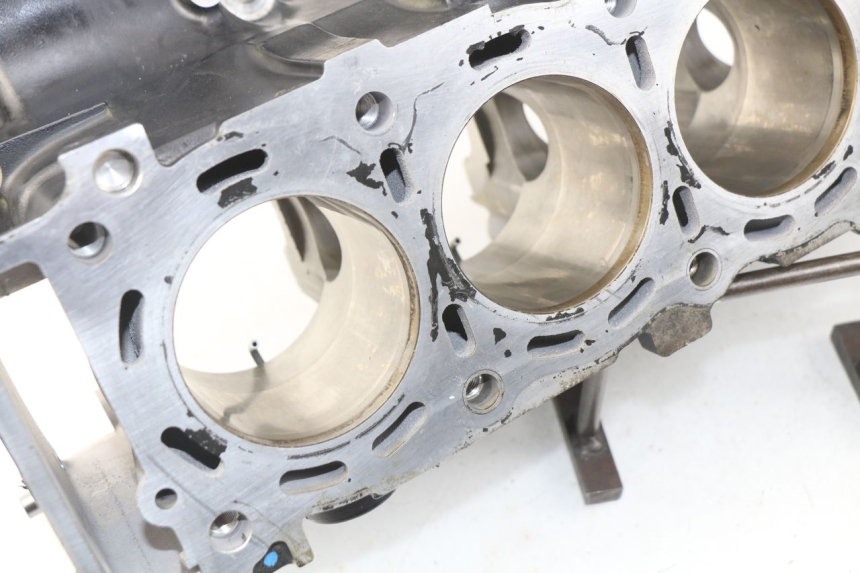 photo de CARTER BAS MOTEUR SUZUKI GSR 600 (2005 - 2012) - Zoom qualité