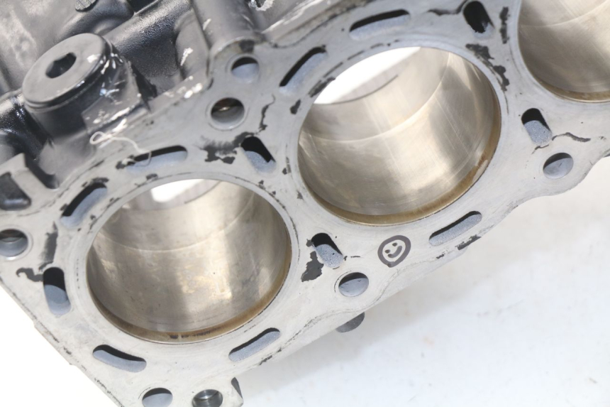 photo de CARTER BAS MOTEUR SUZUKI GSR 600 (2005 - 2012) - Détail de la pièce