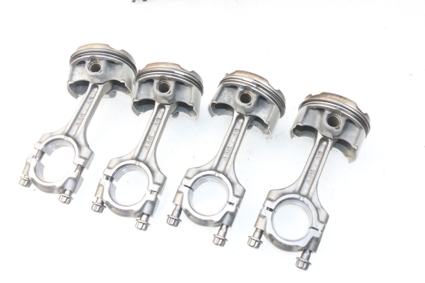 photo de CARTER BAS MOTEUR SUZUKI GSR 600 (2005 - 2012) - Points de fixation