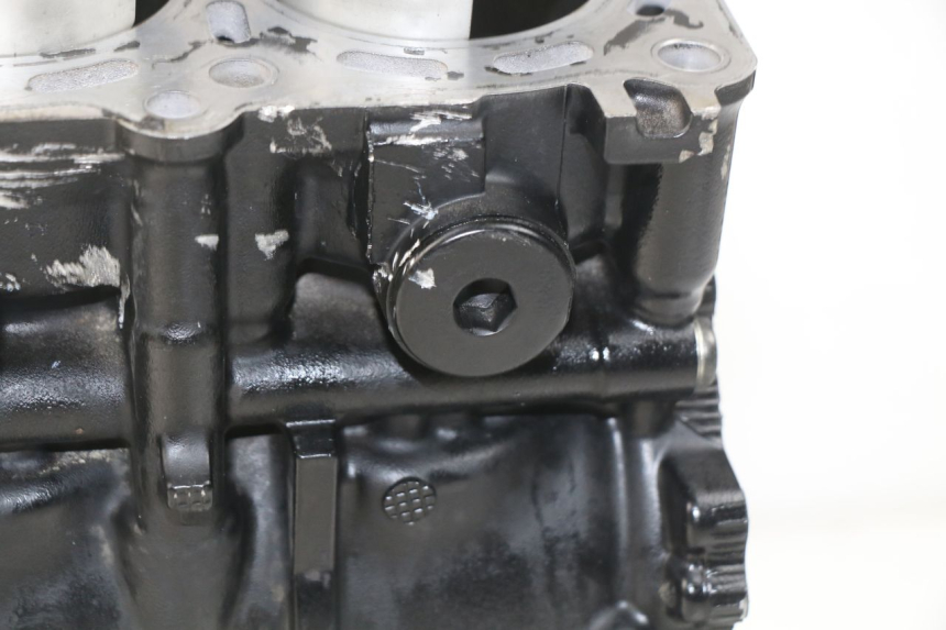 photo de CARTER BAS MOTEUR SUZUKI GSR 600 (2005 - 2012) - Pièce contrôlée
