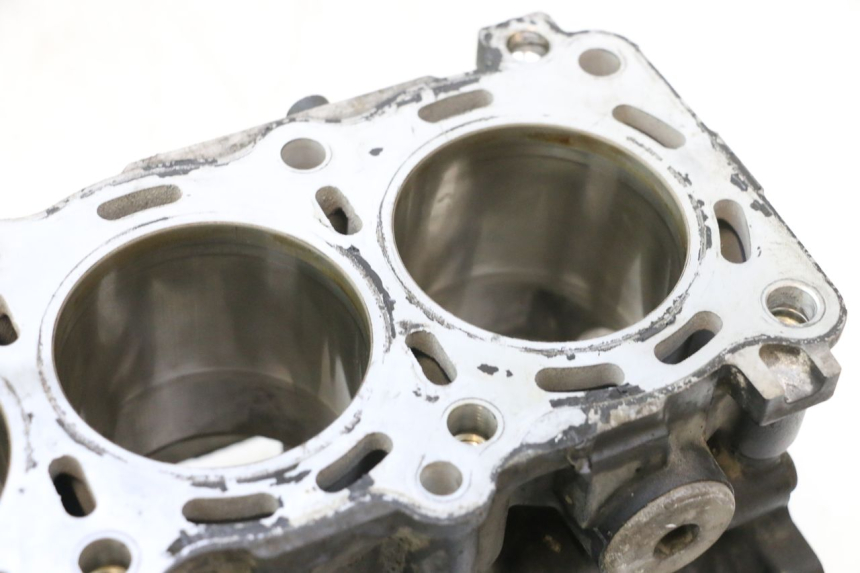 photo de CARTER BAS MOTEUR SUZUKI GSR 600 (2005 - 2012) - Angle alternatif