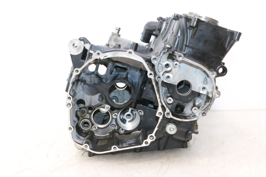 photo de CARTER BAS MOTEUR SUZUKI GSR 600 (2005 - 2012) - Points de fixation