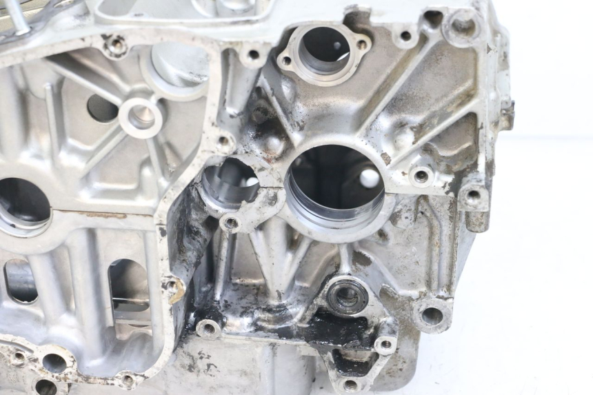 photo de CARTER BAS MOTEUR SUZUKI GSX E 250 (1982 - 1983) - Marquages et références