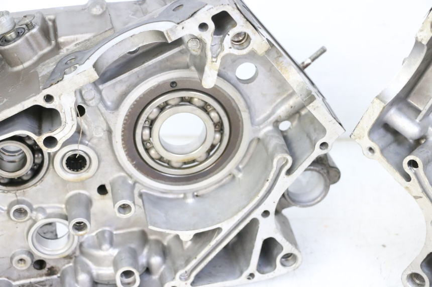 photo de CARTER BAS MOTEUR HYOSUNG GTR 125 (2006 - 2008) - Détails caractéristiques