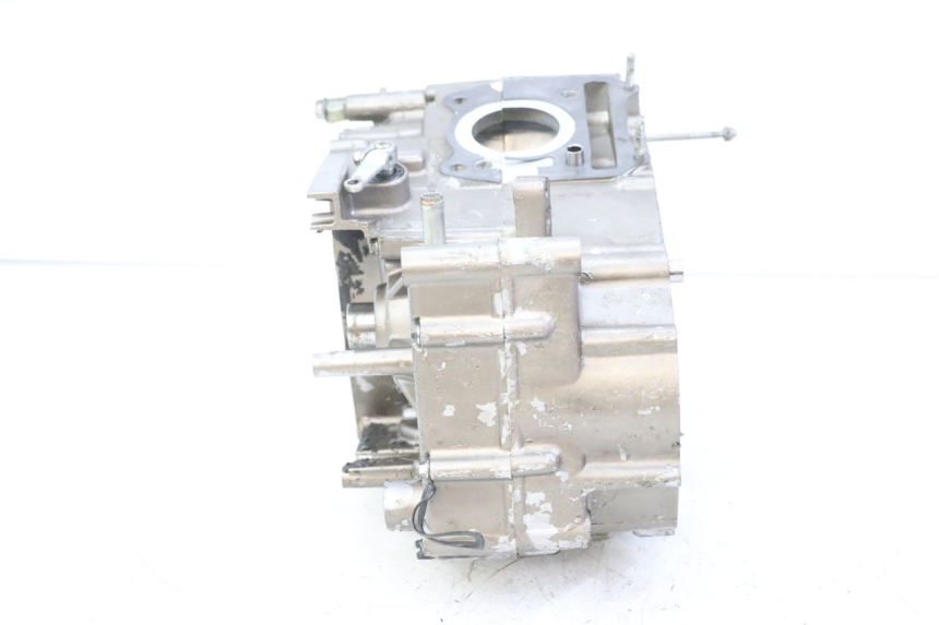 photo de CARTER BAS MOTEUR HYOSUNG GTR 125 (2006 - 2008) - Autre angle de vue