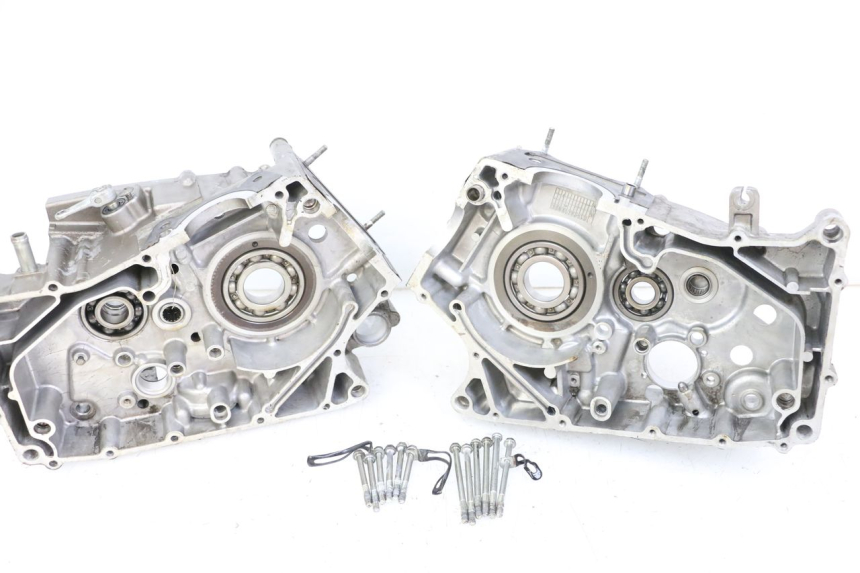 photo de CARTER BAS MOTEUR HYOSUNG GTR 125 (2006 - 2008) - Marquages et références