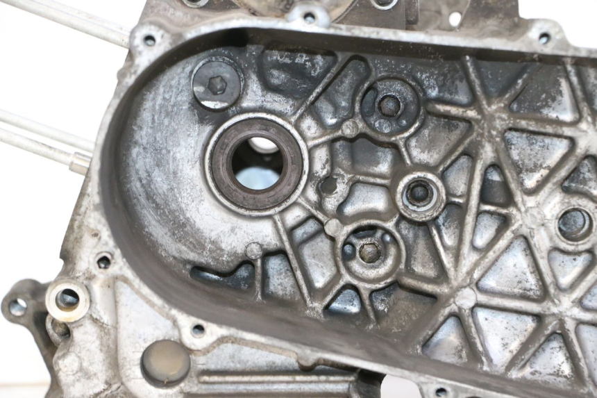 photo de CARTER BAS MOTEUR DAELIM HISTORY 125 (2001 - 2002) - Vue produit