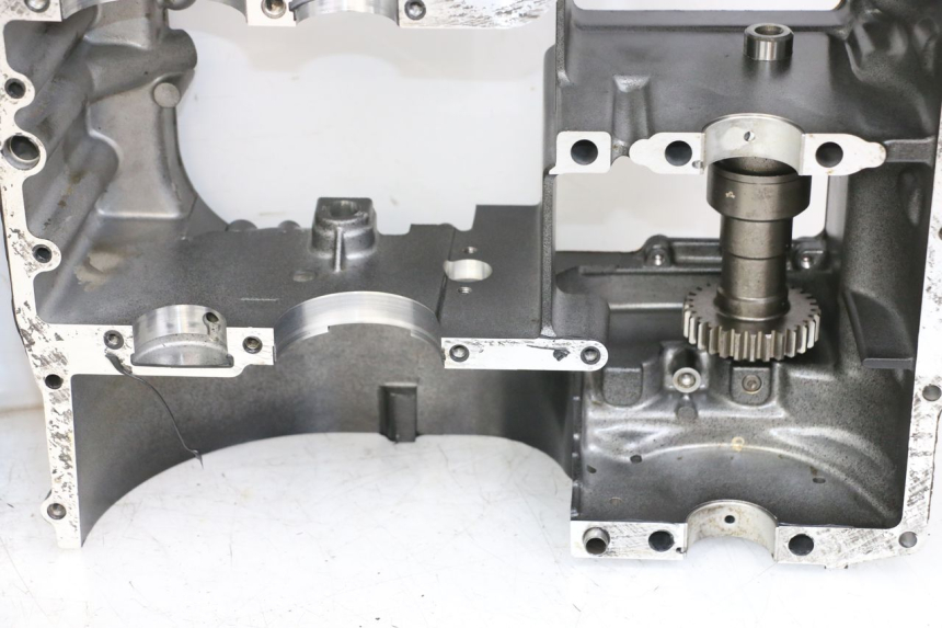 photo de CARTER BAS MOTEUR KAWASAKI GTR 1000 (1994 - 2004) - Zoom composants