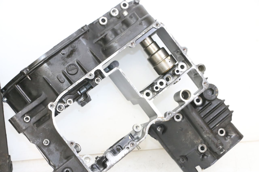 photo de CARTER BAS MOTEUR KAWASAKI GTR 1000 (1994 - 2004) - Pièce contrôlée