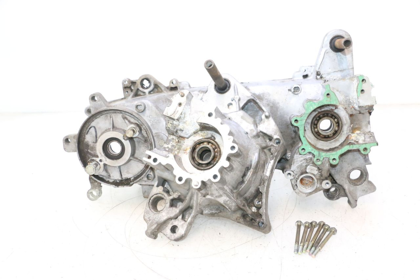 photo de CARTER BAS MOTEUR PEUGEOT KISBEE 2T 50 (2010 - 2017) - Focus structure